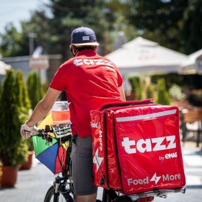 cora dezvoltă serviciul cora Expres prin lansarea unui nou parteneriat cu tazz