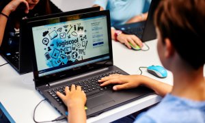 Fundația pentru Educație Digitală Logiscool: cursuri pentru alfabetizare digitală