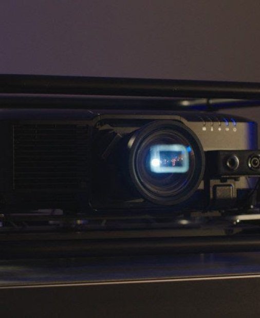 Epson își menține poziția de lider al pieței locale de videoproiectoare