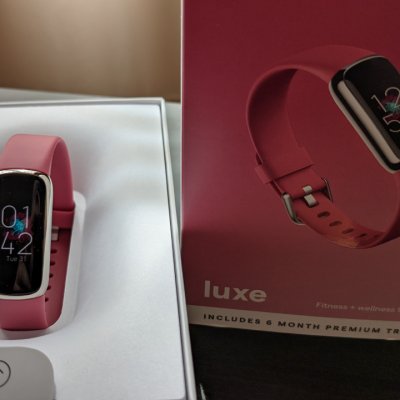 Review Fitbit Luxe: bijuteria de la încheietură care-ți măsoară condiția fizică