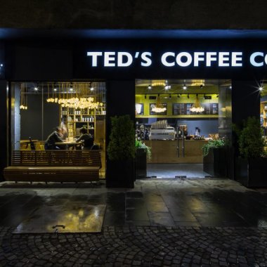 Franciza TED'S COFFEE CO.: 3 deschideri în septembrie. Valoarea investiției