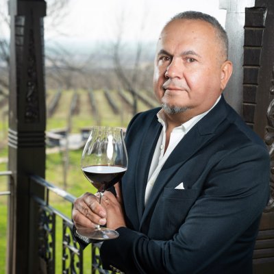 Nouă strategie în enoturism în România: turism „experiențial” la cules de vie