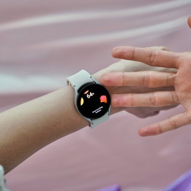 Ceasul inteligent Galaxy Watch ar putea ajuta pacienții cu boala Parkinson