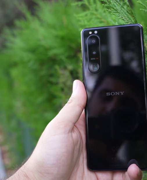 REVIEW Sony Xperia 5 III - compact și performant, dar fierbinte