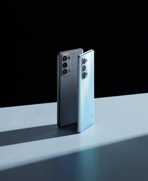 OPPO Reno6 și Reno6 Pro, la vânzare în România. Căști și fitness band cadou