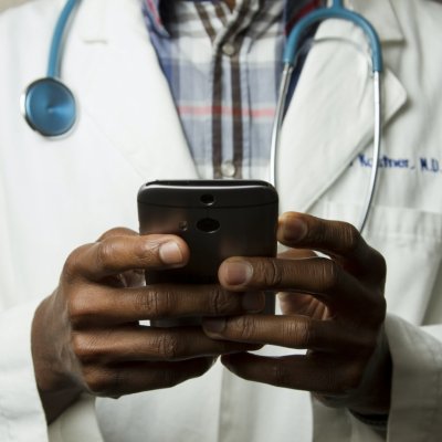 Studenți din țară și din străinătate au dezvoltat soluții pentru telemedicină