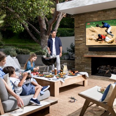 Samsung aduce televizoarele The Terrace și The Sero în România
