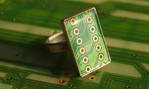 Precious Circuit, românii care fac bijuterii din circuite electronice reciclate