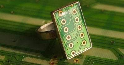 Precious Circuit, românii care fac bijuterii din circuite electronice reciclate