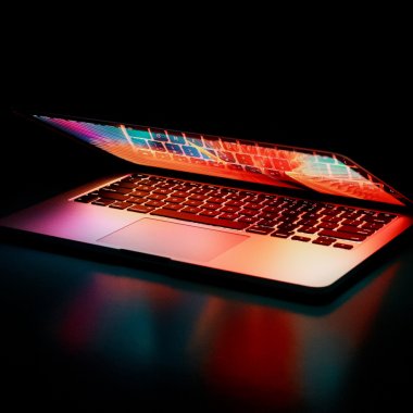 MacBook Pro 2021: ce schimbări aduce Apple cu noile laptopuri