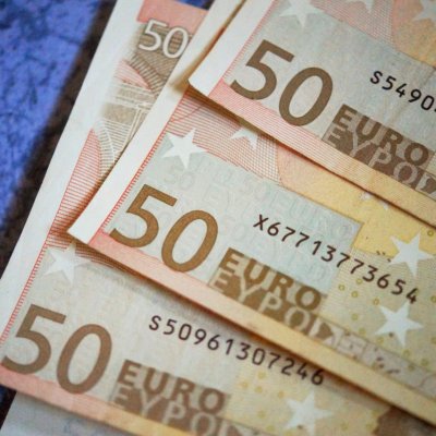 Economisirea la români: punem deoparte, în medie, 58 de euro pe lună