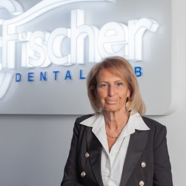 Fisher Dental, 5 mil. de lei printr-un plasament privat. Extindere în Germania
