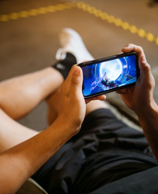 5G în gaming: impactul tehnologiei asupra industriei și carierelor tinerilor