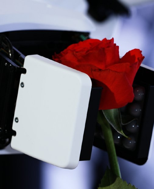 Viitorul tehnologiei, în viziunea Sony: mâini robotice, VR 8K și mașini autonome