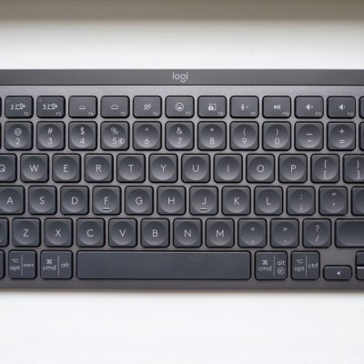 REVIEW Logitech MX Keys Mini: Tastura perfectă pentru modul de lucru hibrid