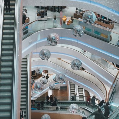Ericsson ConsumerLab: ”noul normal” al mersului la cumpărături în 2030