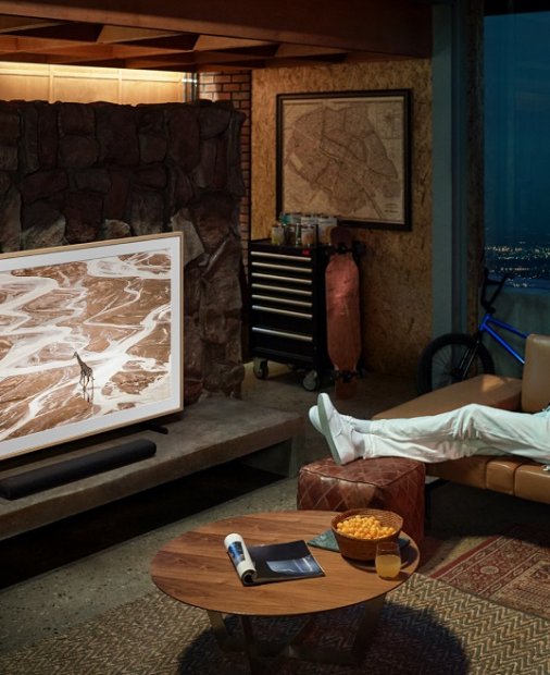 Samsung prezintă noua sa gamă de televizoare în cadrul CES 2022