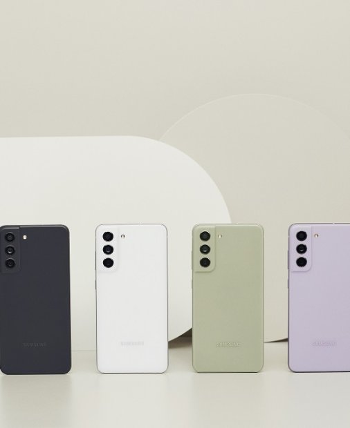 Samsung lansează Galaxy S21 FE 5G, un smartphone premium conceput pentru fani