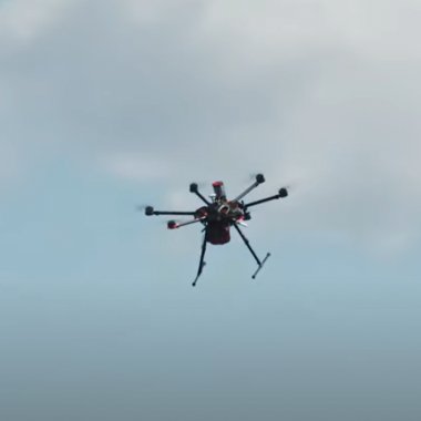 Speranța vine din cer: cum a salvat o dronă viața unui bărbat