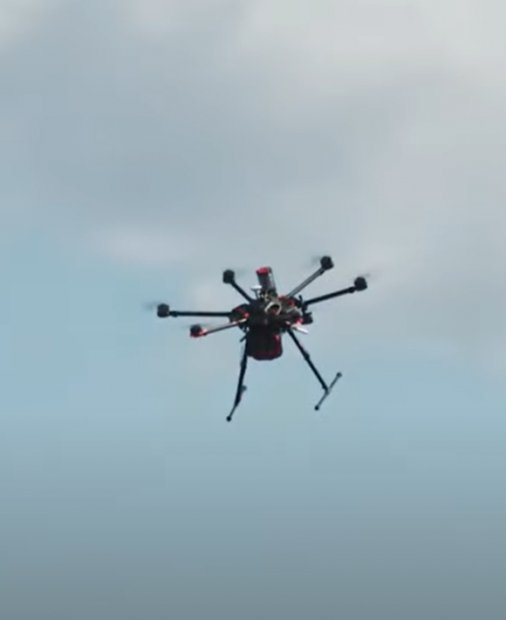 Speranța vine din cer: cum a salvat o dronă viața unui bărbat