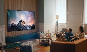 LG lansează primul televizor OLED cu o diagonală de 2,4 metri