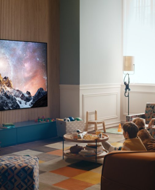 LG lansează primul televizor OLED cu o diagonală de 2,4 metri