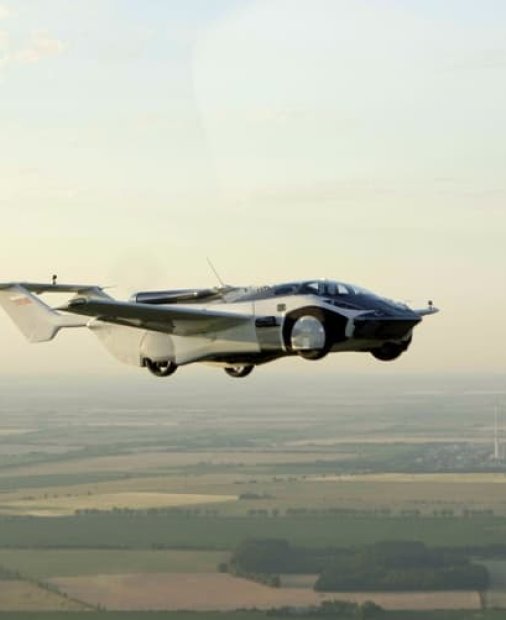 Mașina care se poate transforma în avion primește undă verde pentru zbor în UE