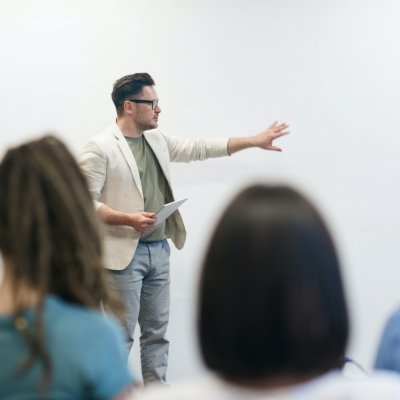 Burlington English România, cursuri gratuite de engleză pentru refugiații ucraineni