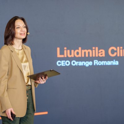 Orange, accent pe servicii convergente: Pachete cu net fix de 1,8Gbps și TV