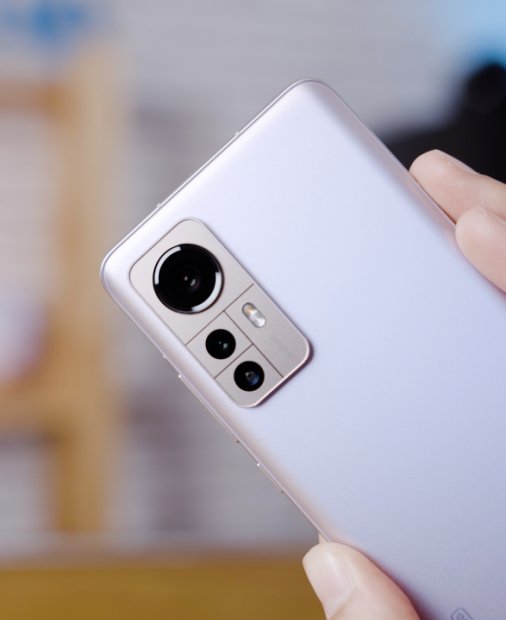 REVIEW Xiaomi 12 - flagship compact pentru 2022