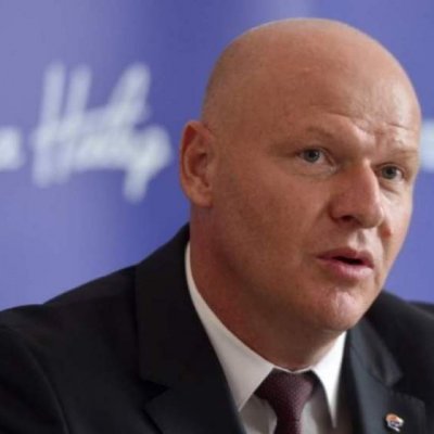 Frații Pavăl (Dedeman) cumpără 30% din lanțul Farmacia Tei și Bebe Tei