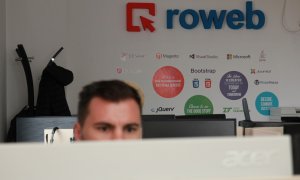 Românii de la Roweb, client cu afaceri de 1 mld. lire sterline/an în portofoliu