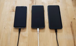 Telefonul a cărui baterie se poate încărca de la 0 la 50% în doar 5 minute