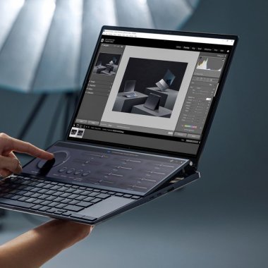ASUS a prezentat noul său laptop cu două ecrane - Zenbook pro 14 Duo OLED