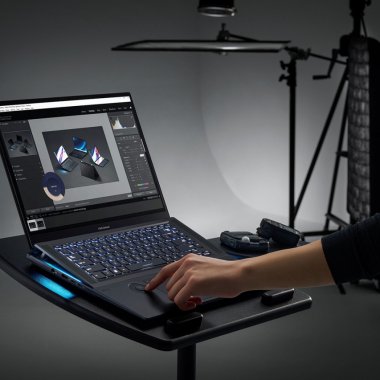 ASUS lansează laptopul Zenbook Pro 16X pentru creatorii de conținut