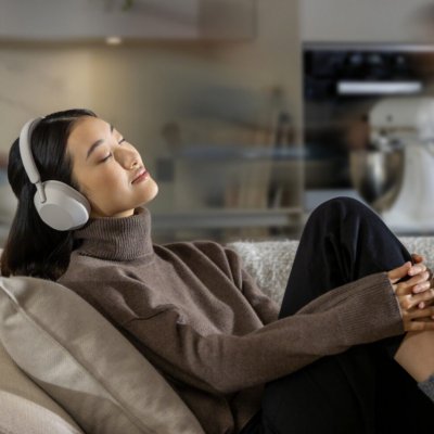 Sony lansează noile căști de top cu noise cancelling WH-1000XM5