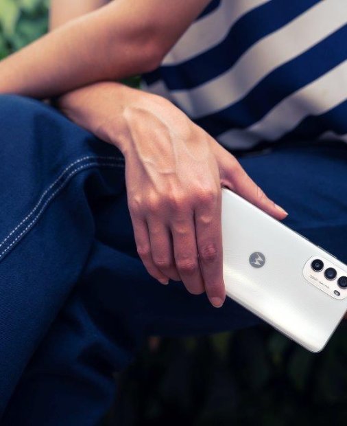 Motorola moto g82 5G, un nou telefon la preț rezonabil cu 5G