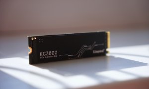 REVIEW Kingston KC3000 - un SSD PCIe 4.0 cu super viteze pentru sistemul tău