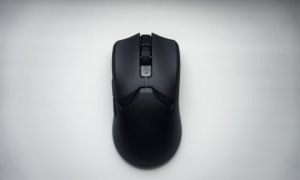 REVIEW Razer Viper V2 - mouse excelent pentru shootere și pentru laptop