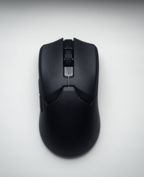 REVIEW Razer Viper V2 - mouse excelent pentru shootere și pentru laptop