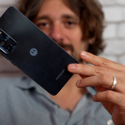 REVIEW motorola edge 30: ce altceva să mai vrei de la un smartphone?