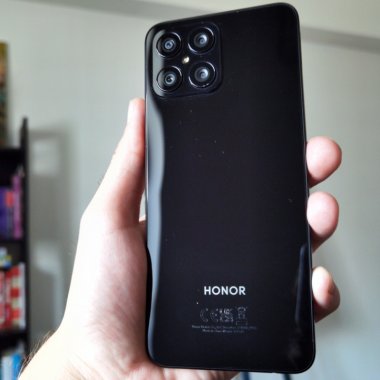 REVIEW HONOR X8: Smartphone foarte bine echilibrat cu preț decent