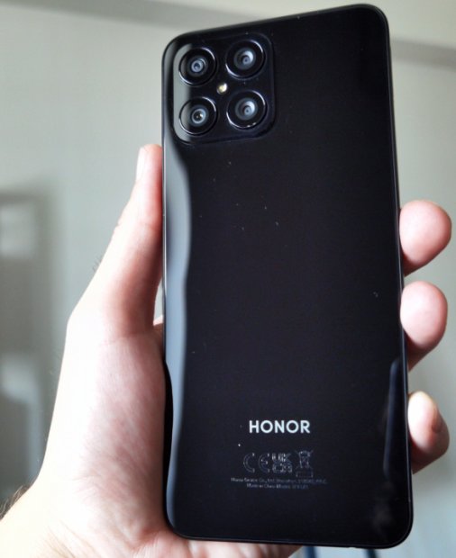 REVIEW HONOR X8: Smartphone foarte bine echilibrat cu preț decent