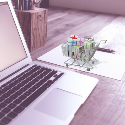 România înregistrează aproape jumătate din vânzările online din Europa de Est