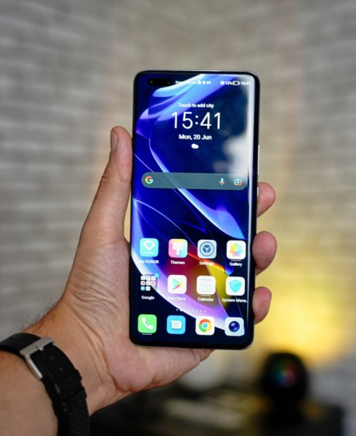 Review HONOR Magic4 Pro: E magie-n aparat