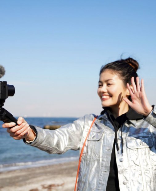 Sony lansează microfonul pentru vlogging ECM-G1
