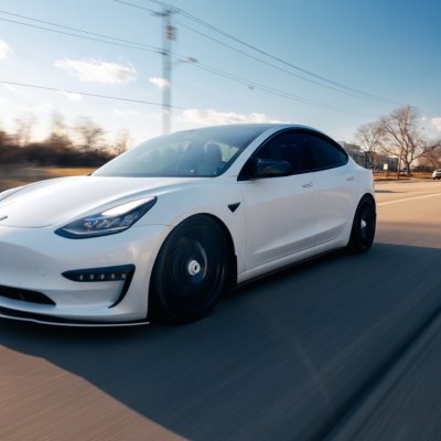 Prețul acțiunilor Tesla și Twitter în scădere, strategie ascunsă a lui Musk?
