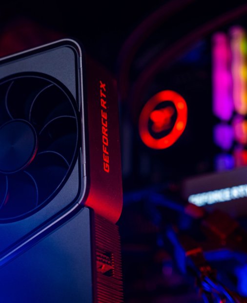 Arta digitală: ce unelte folosesc trei dintre cei mai talentați români