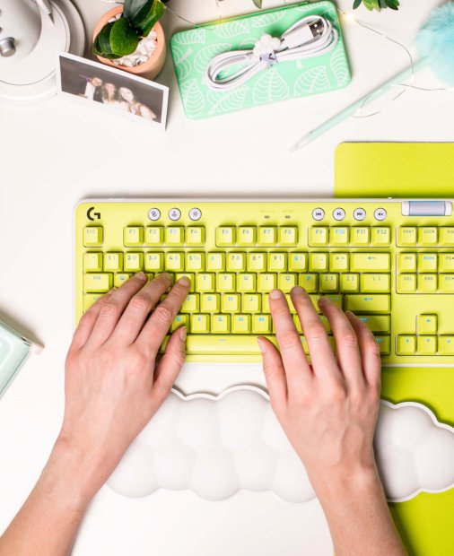 Logitech lansează colecția de periferice dedicată femeilor pasionate de gaming