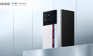 Viitorul e aici: smartphone-ul care se încarcă în 10 minute la 200W